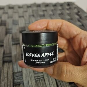LAST CHANCE! LUSH Toffee Apple Lip Scrub